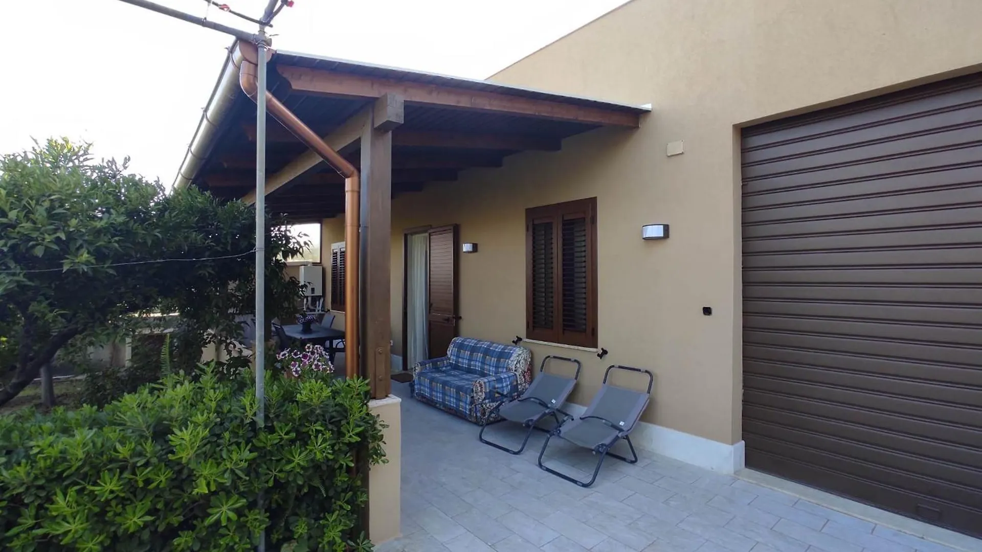 Vila House & Garden Rilievo 0*,
